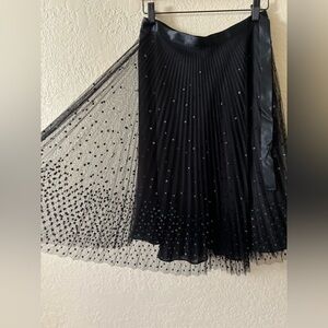 🥳Express🥳 Back Pleated Sequin Mini Skirt. Size 3/4